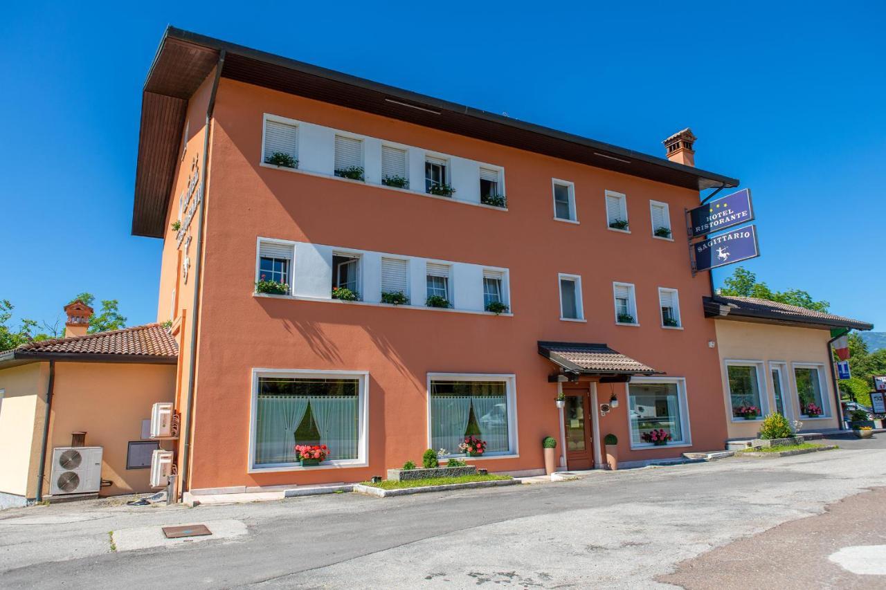 Hotel Ristorante Sagittario Feltre Buitenkant foto