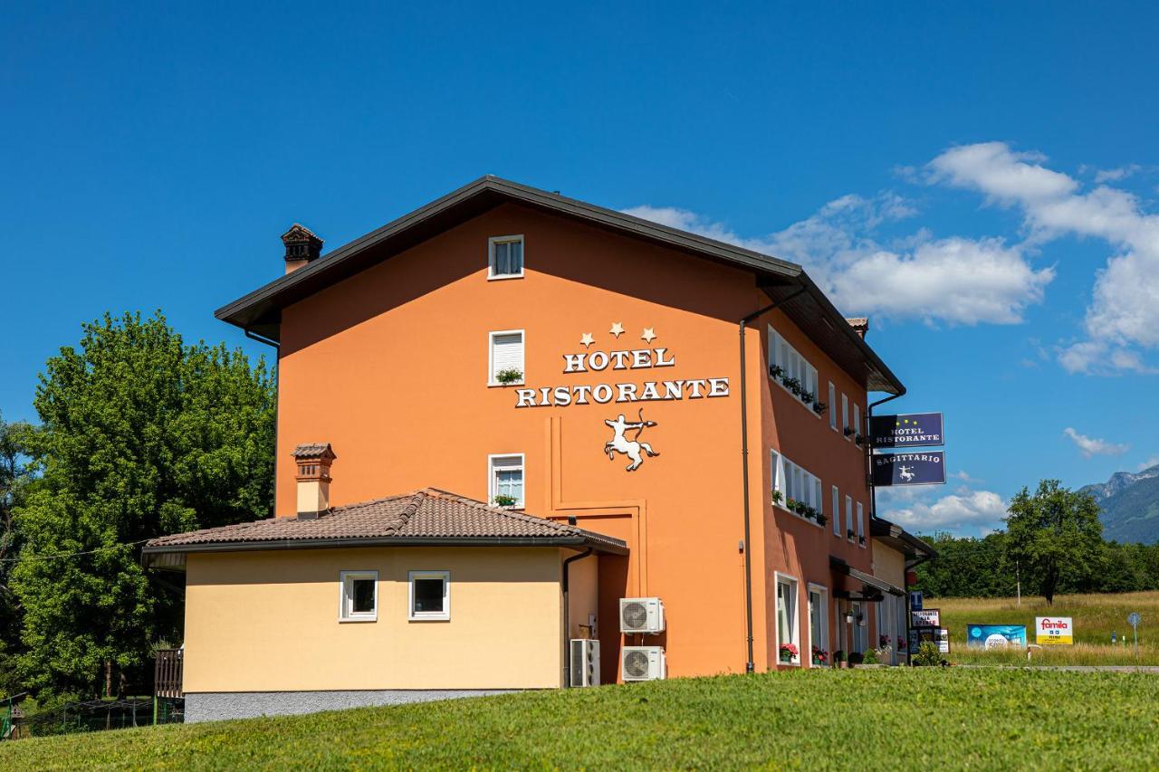 Hotel Ristorante Sagittario Feltre Buitenkant foto