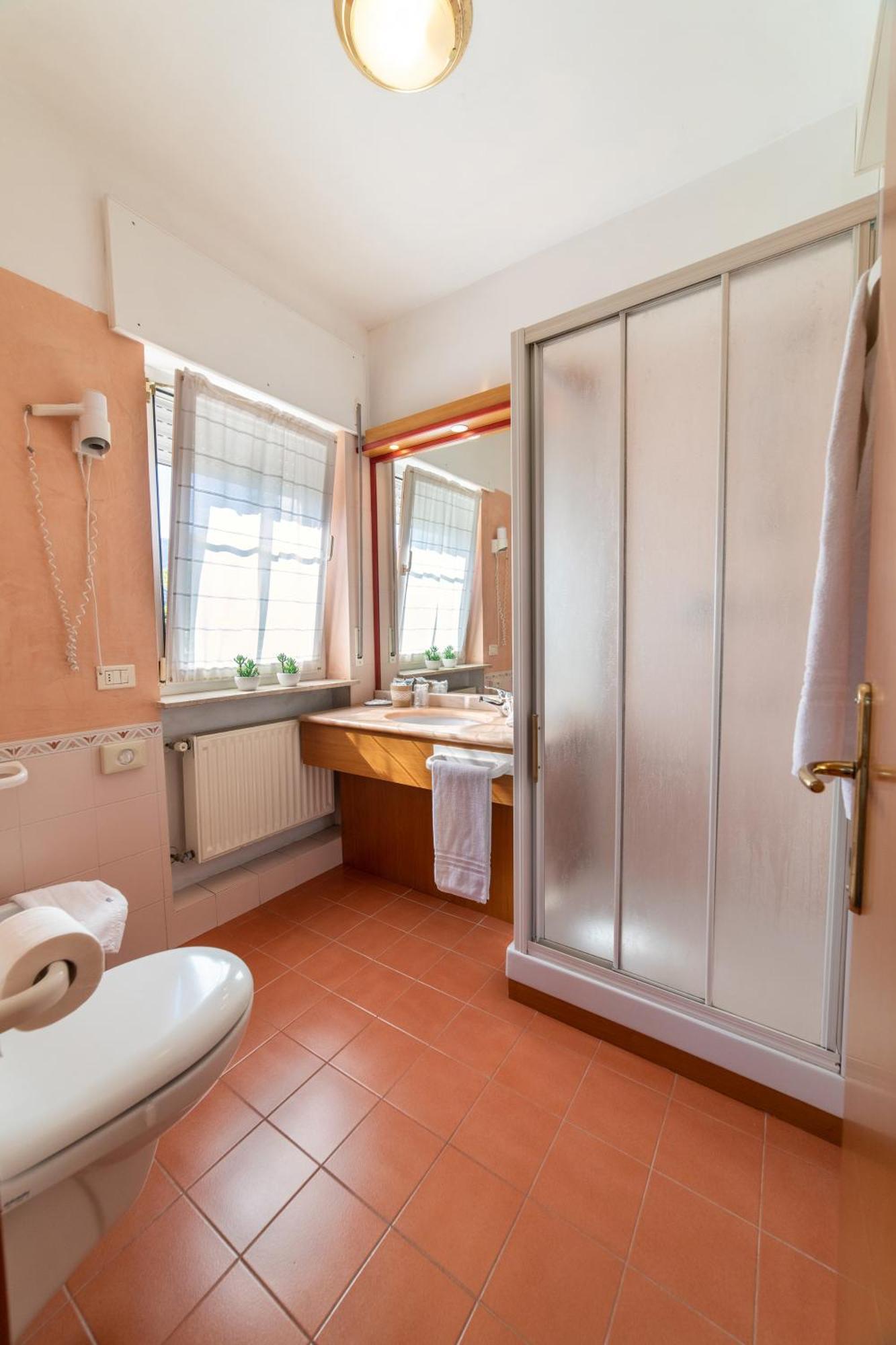 Hotel Ristorante Sagittario Feltre Buitenkant foto