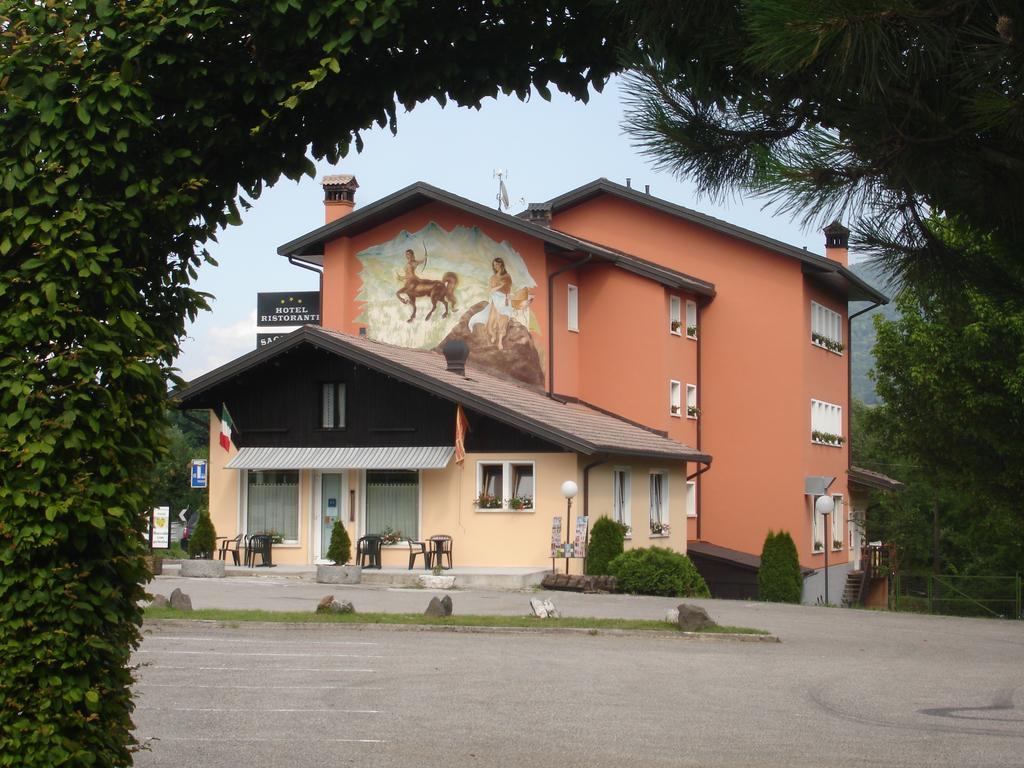 Hotel Ristorante Sagittario Feltre Buitenkant foto