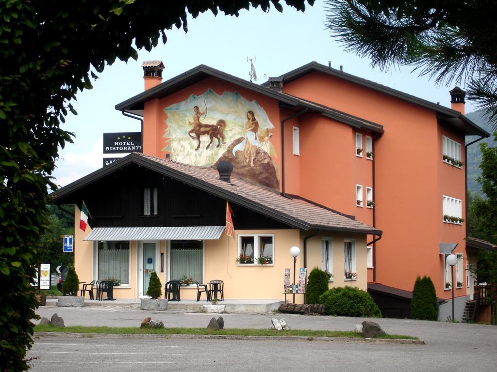 Hotel Ristorante Sagittario Feltre Buitenkant foto