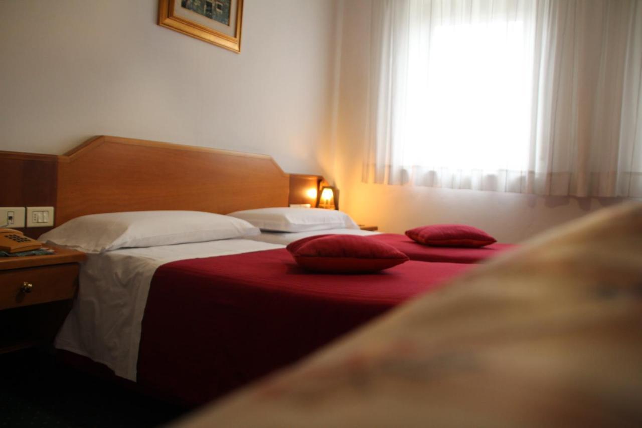 Hotel Ristorante Sagittario Feltre Buitenkant foto